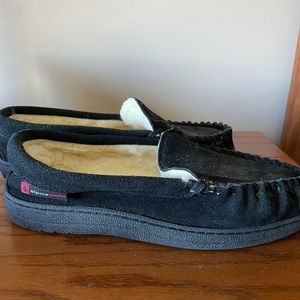 Like new! Alpine Swiss slippers